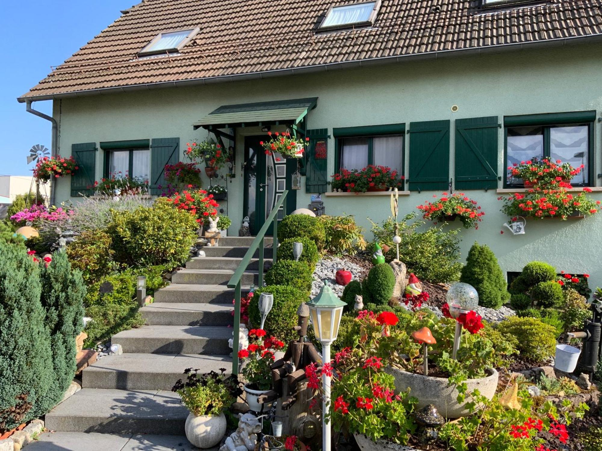 Le Nid Fleuri De Cravanche Exteriör bild